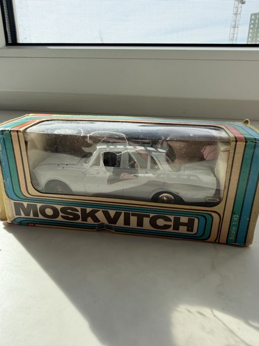 Модель 1:43 Москивч -408 з багажником