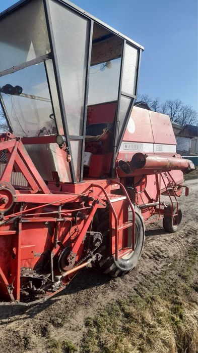 Комбайн Massey-ferguson 187