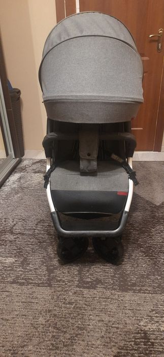 Продам детскую коляску прогулочную