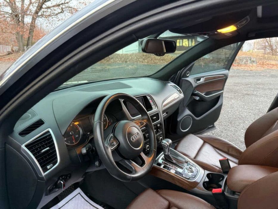 Audi Q5 Premium Plus      2016