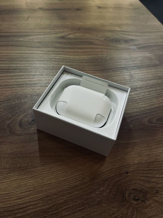 AirPods Pro 3 2025 – шумодав у 2× сильніший ніж Pro 2, повний комплект