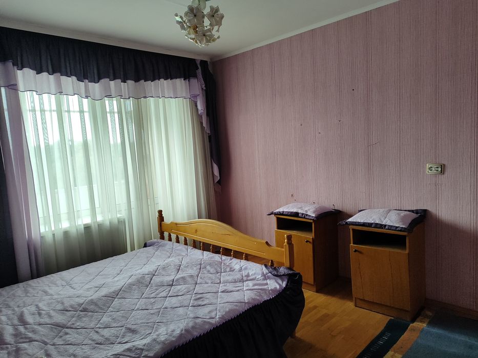 Продаж 3-кімнатної квартири з ремонтом  в  Маневичах