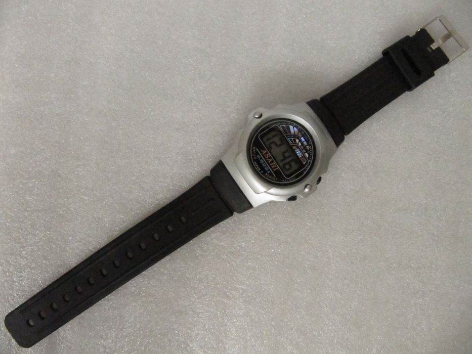 Часы электронные "Asahi" в коллекцию , новые