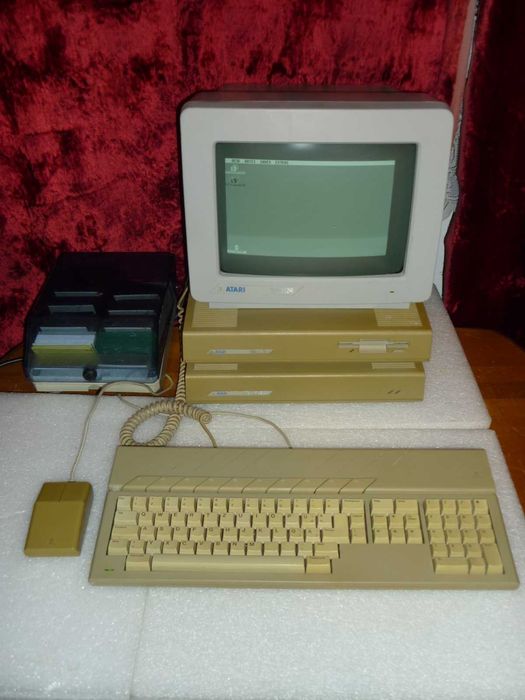 Atari Mega ST 2  + Monitor Klawiatura Myszka i Dyskietki