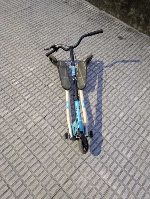 Trotinete de três rodas dobrável Decathlon