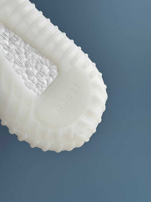 Кросівки Adidas Yeezy Boost 350 V2 Premium Triple White