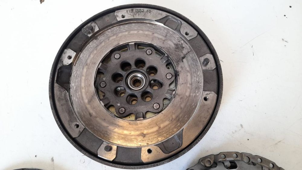 KIT EMBRAIAGEM ORIGINAL LUK | REF. 415055210 124052310 | BMW SERIE 1