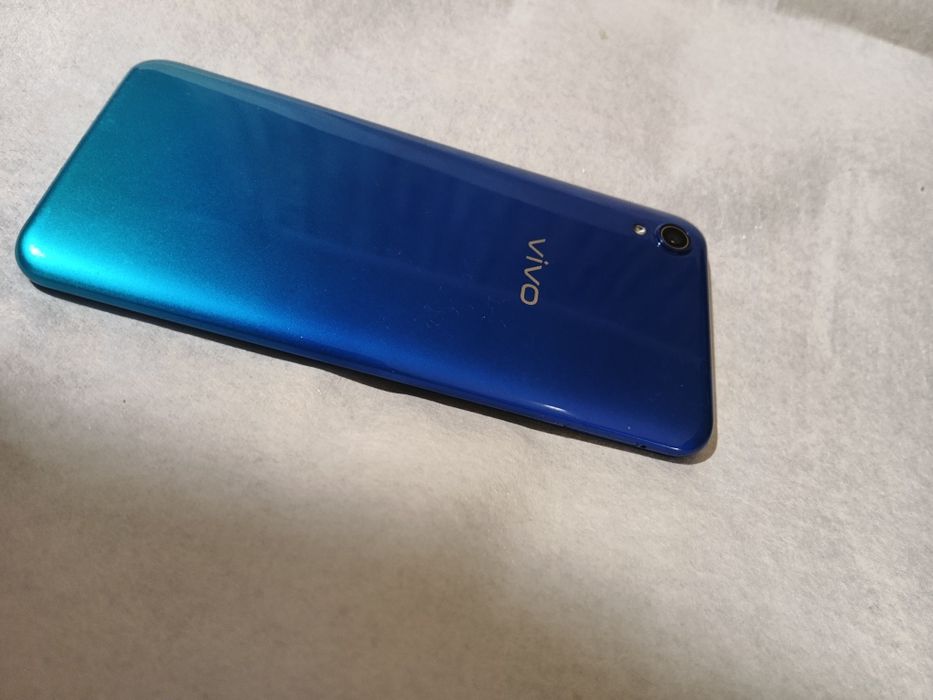 Vivo 1820 / 2GB RAM / Ультратонкий / Красивый синий градиент / Рабочий