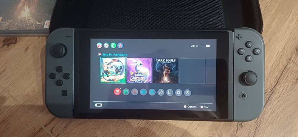 Sprzedam konsolę Nintendo świtach V1