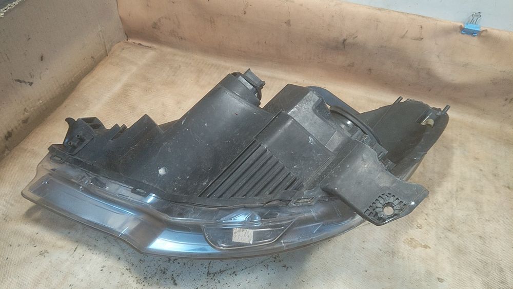" Citroen C3 II lampa prawa przód EU
