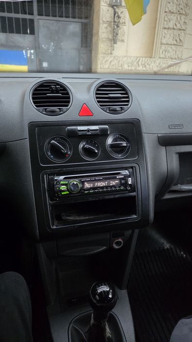 Volkswagen caddy 2005г 1.9