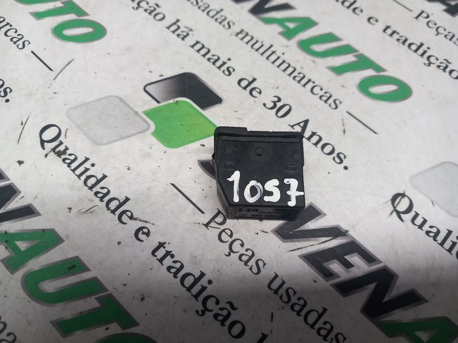 Comando / botão / interruptor vidros frente esquerdo VOLKSWAGEN Passat