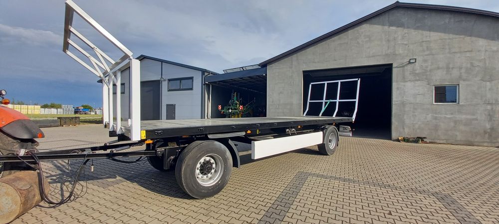 Przyczepa do bel lub skrzyniopalet