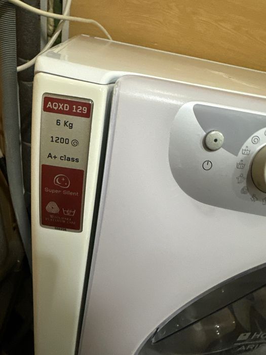 Продам пралку Ariston Aqualtis AQXD 129