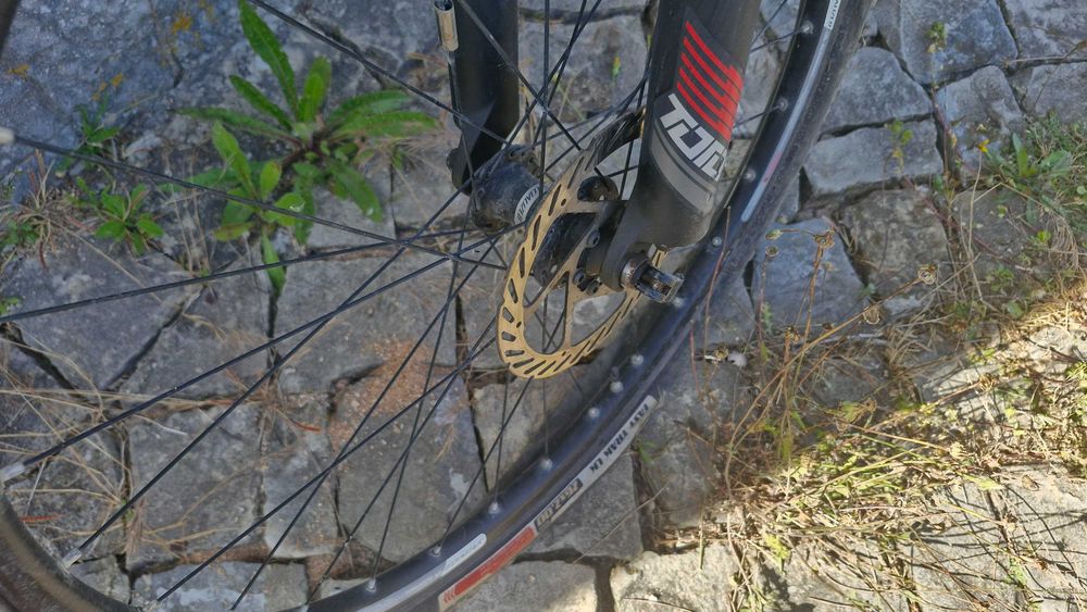 Bicicleta BTT Specialized Rockhopper (Rodas 26") - Travões de Disco