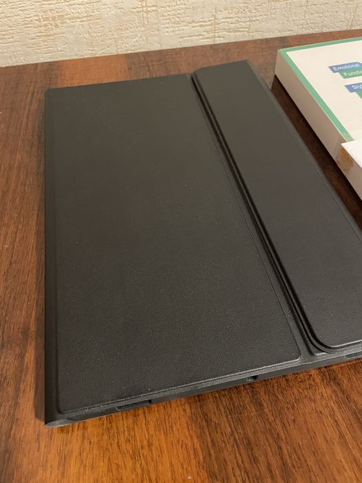 Чохол з клавіатурою на планшет Samsung galaxy tab 12.4 “