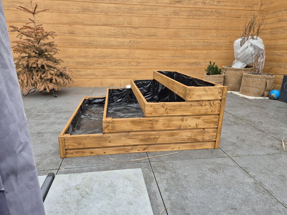 Wyroby z drewna donice ogrodowe