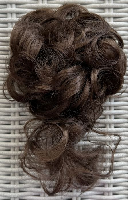 Premium Ultra naturalny brąz, włosy doczepiane, kok z lokiem 82.