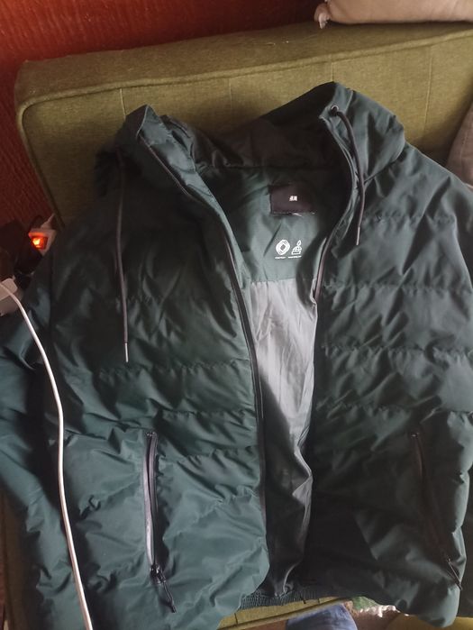 Casaco impermeável marca H&M 1.85 Como novo