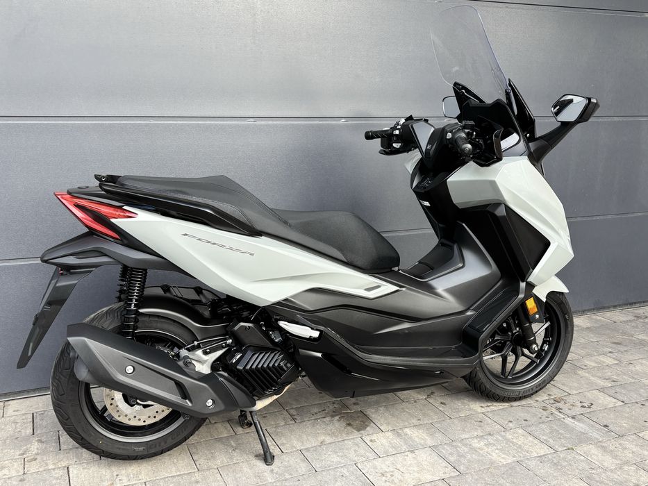 Honda nss Forza 125. 2024 Niemcy start stop maly przebieg xmax kymco