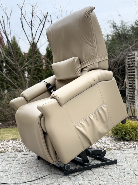 fotel ele. gariatryczny rozkładany z funkcją relax i pionizacji pilot