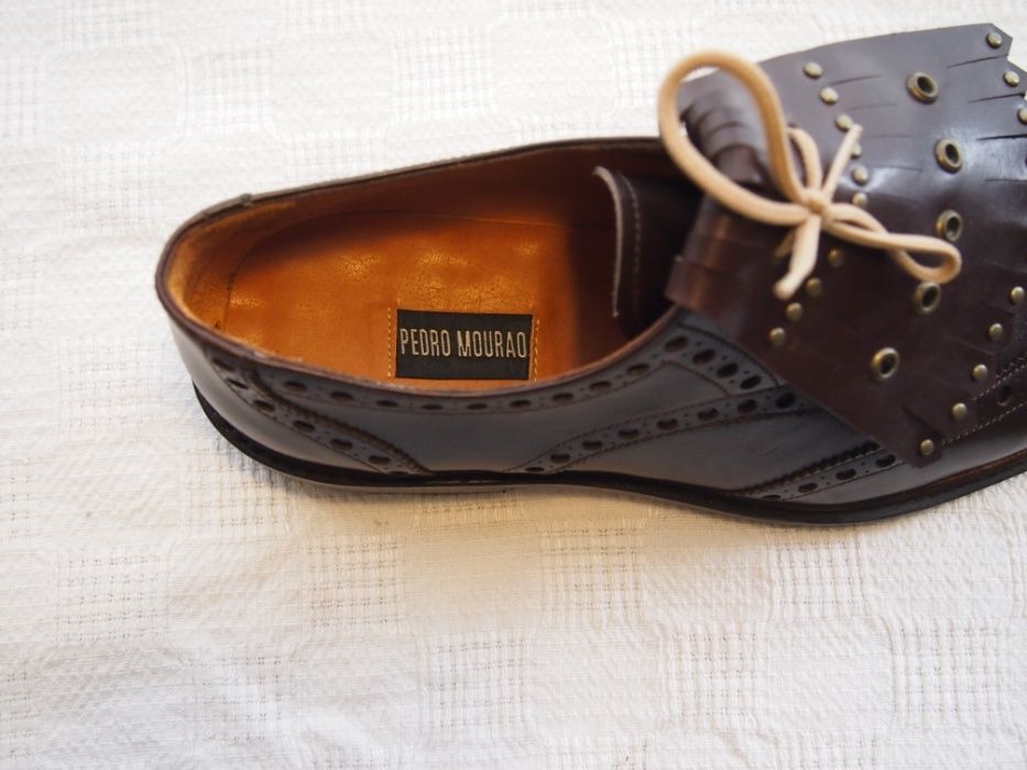 Sapatos clássicos pele homem modelo exclusivo