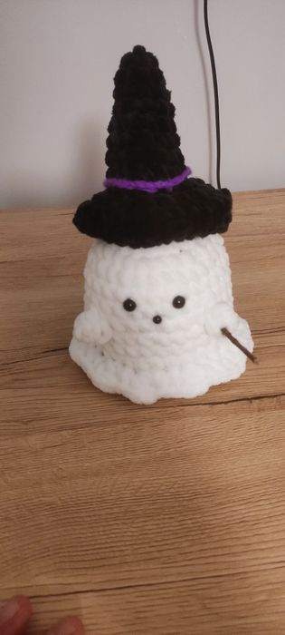 Maskotka robiona na szydełku - duch czarodziej