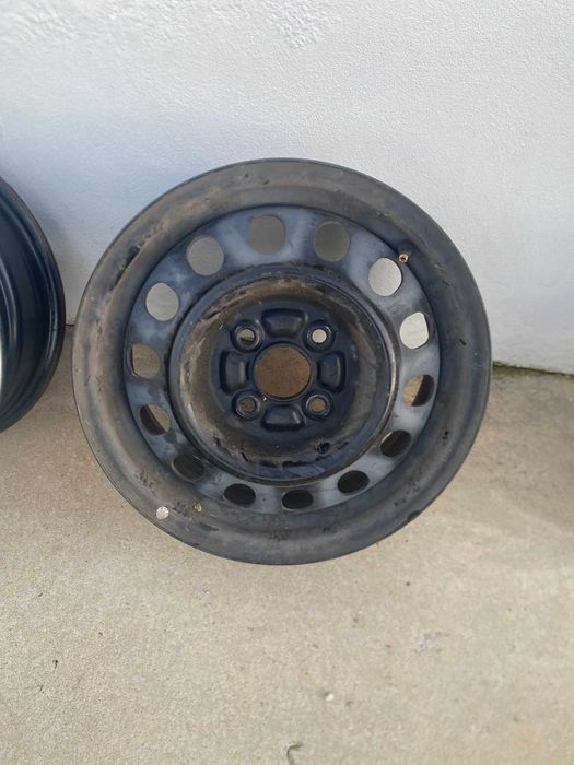 Jantes de aço com tampões Toyota Corolla