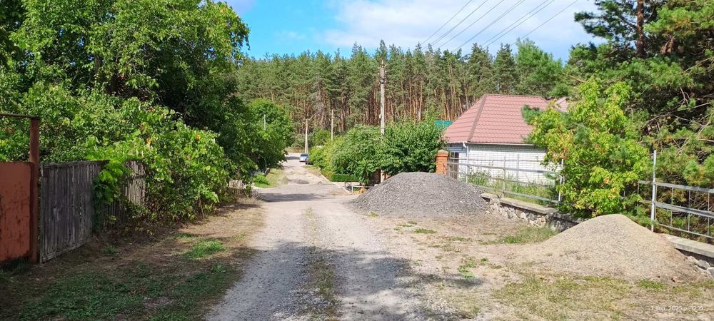 Ділянка недалеко від лісу