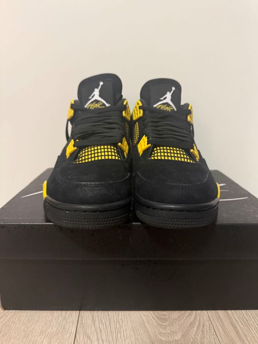 Jordan 4 Thunder