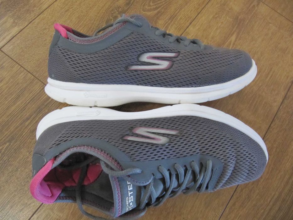 Кросівки жіночі Skechers 39р 25,5см