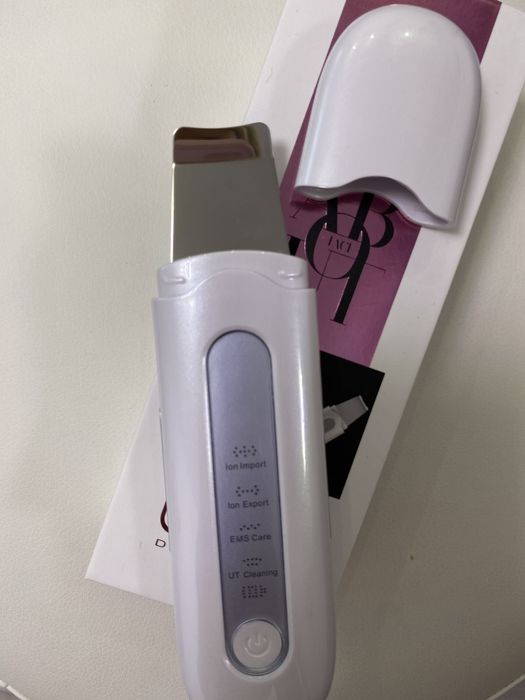 Ультразвуковий очищувач для обличча About