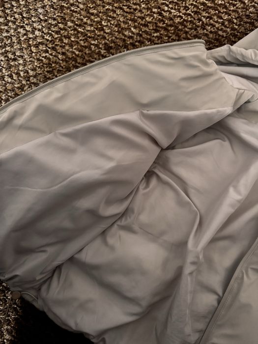 Продам куртку Zara