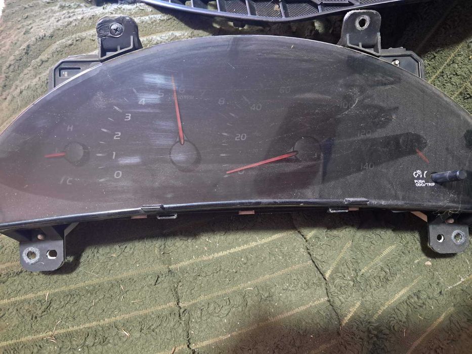 Приборка панель приборів приладів спідометр Тойота Кемрі 40 2.4 акпп