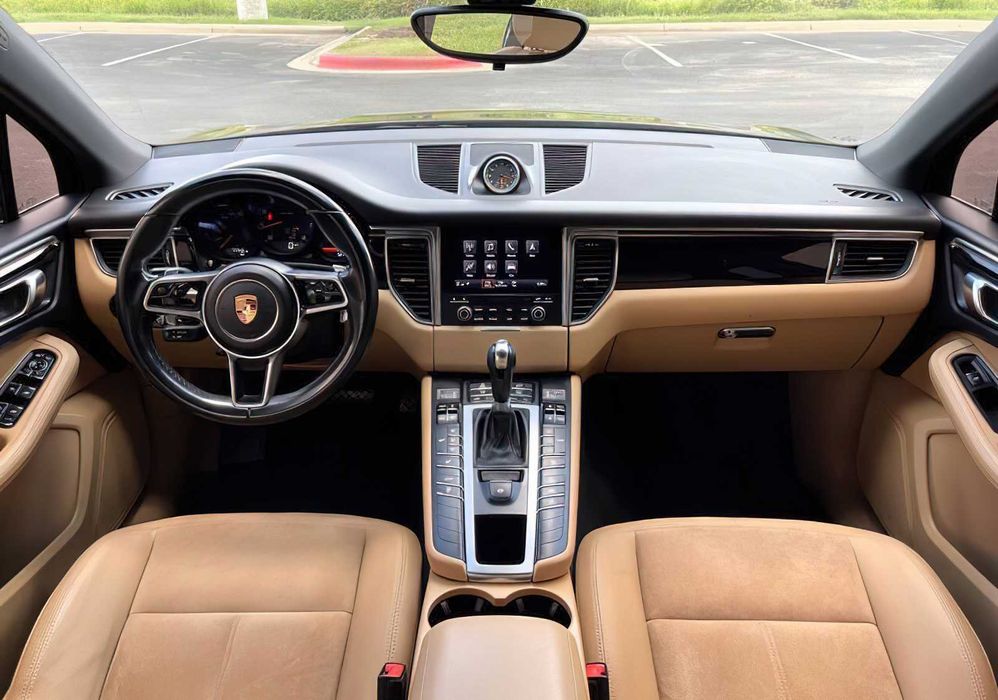 Porsche Macan      2017