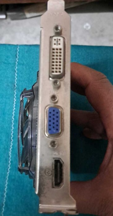 Ati radcon hd 5670 1gb memoria