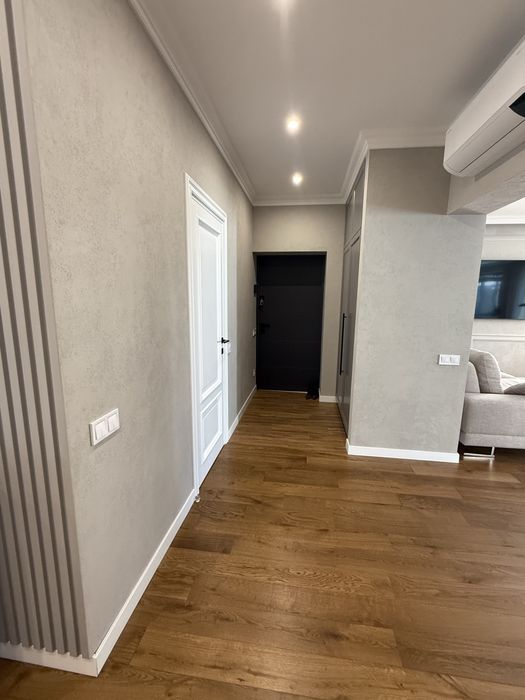 Продаж сучасного котеджу Зубра