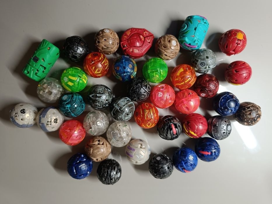 Mega Lote 40 Bakugan: Translucents e BakuSteel