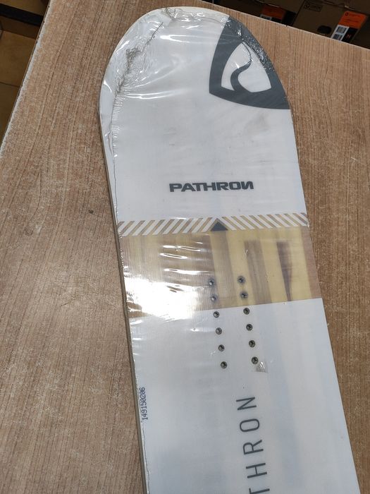 Pathron Blade 149cm z wiązaniami