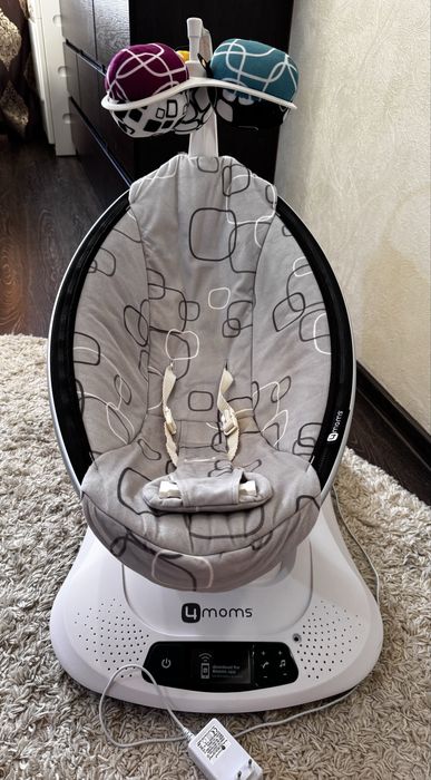 Укачувальний центр 4moms mamaRoo 4.0