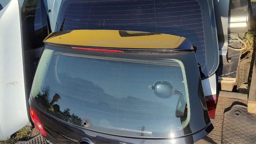 Klapa VW Golf V HB LC9Z