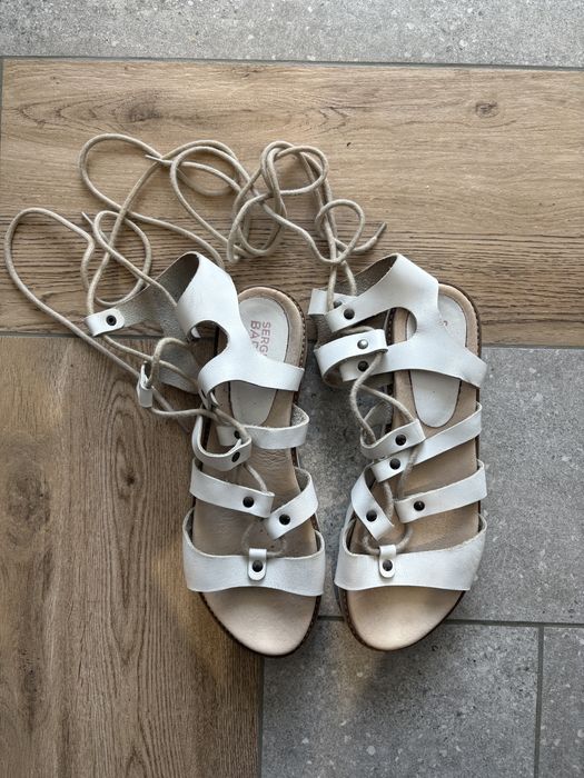 Босоніжки літні з завʼязками