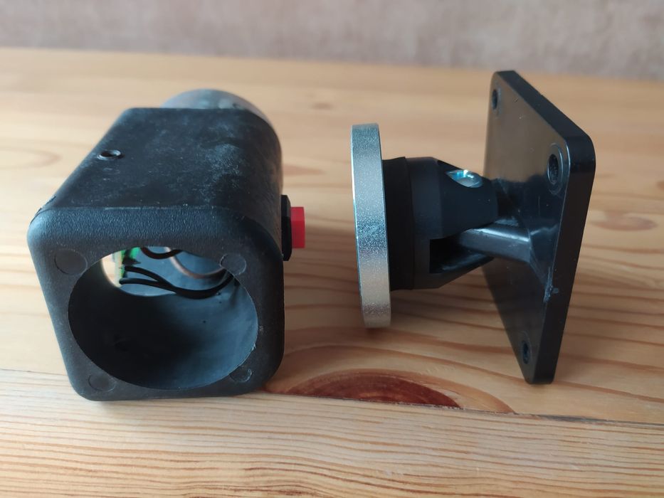 Elektrotrzymacz drzwiowy podłogowy ELFRI chwytak elektromagnetyczny