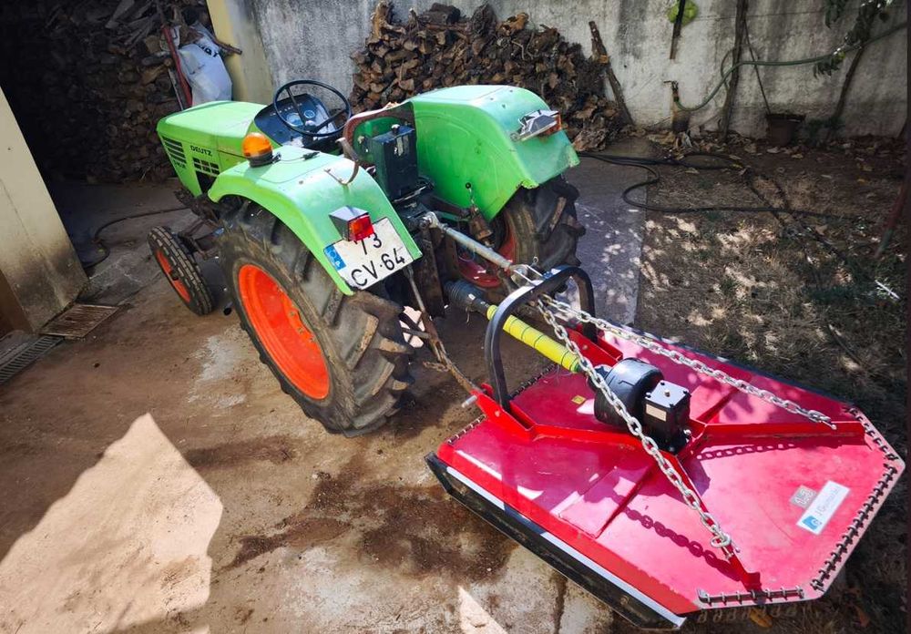 Trator DEUTZ D4006 com capinadeira e documentos