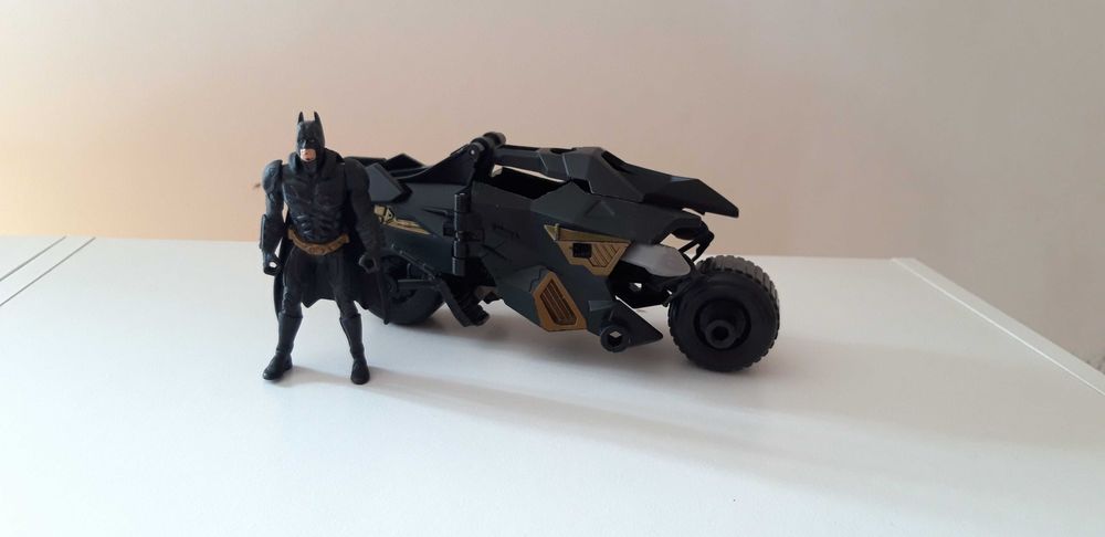 Mota e figura Batman, DC Comics