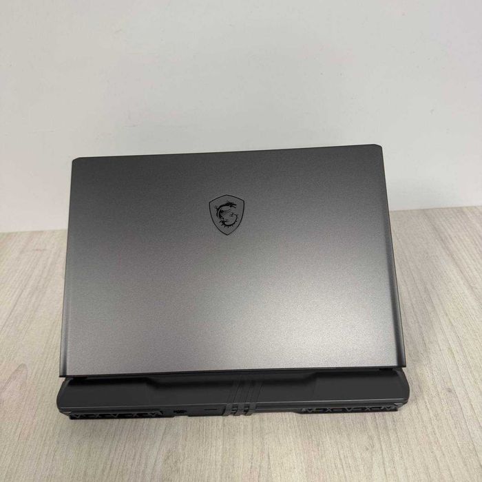 MSI Vector GP68 HX 12VH 144Hz i9-12900HX 16GB 1TB RTX 4080