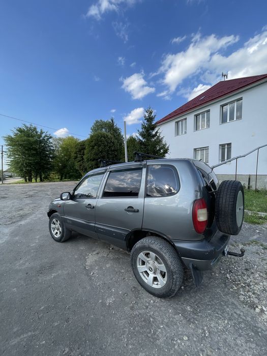 Шевроле нива 2005