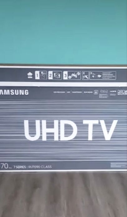 70" Samsung RU7090 4K Smart TV (7 серия)