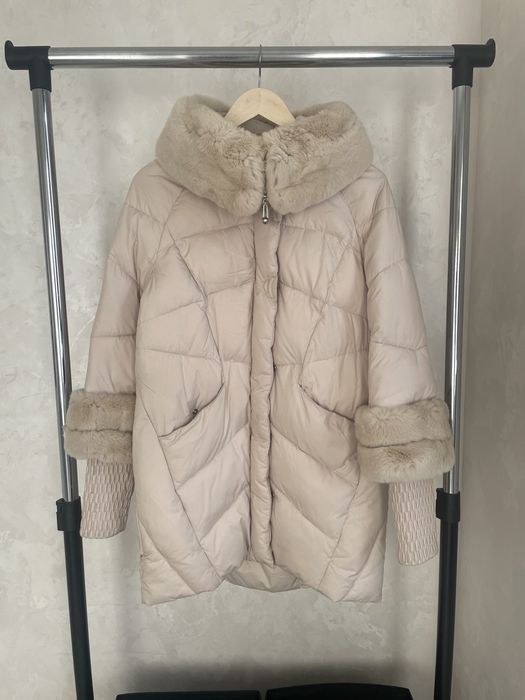 Зимова жіноча куртка