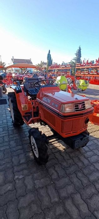 Campanha de Natal: Trator Kubota Bulltra ZB1-16+ 4 alfaias POUPE 1250€